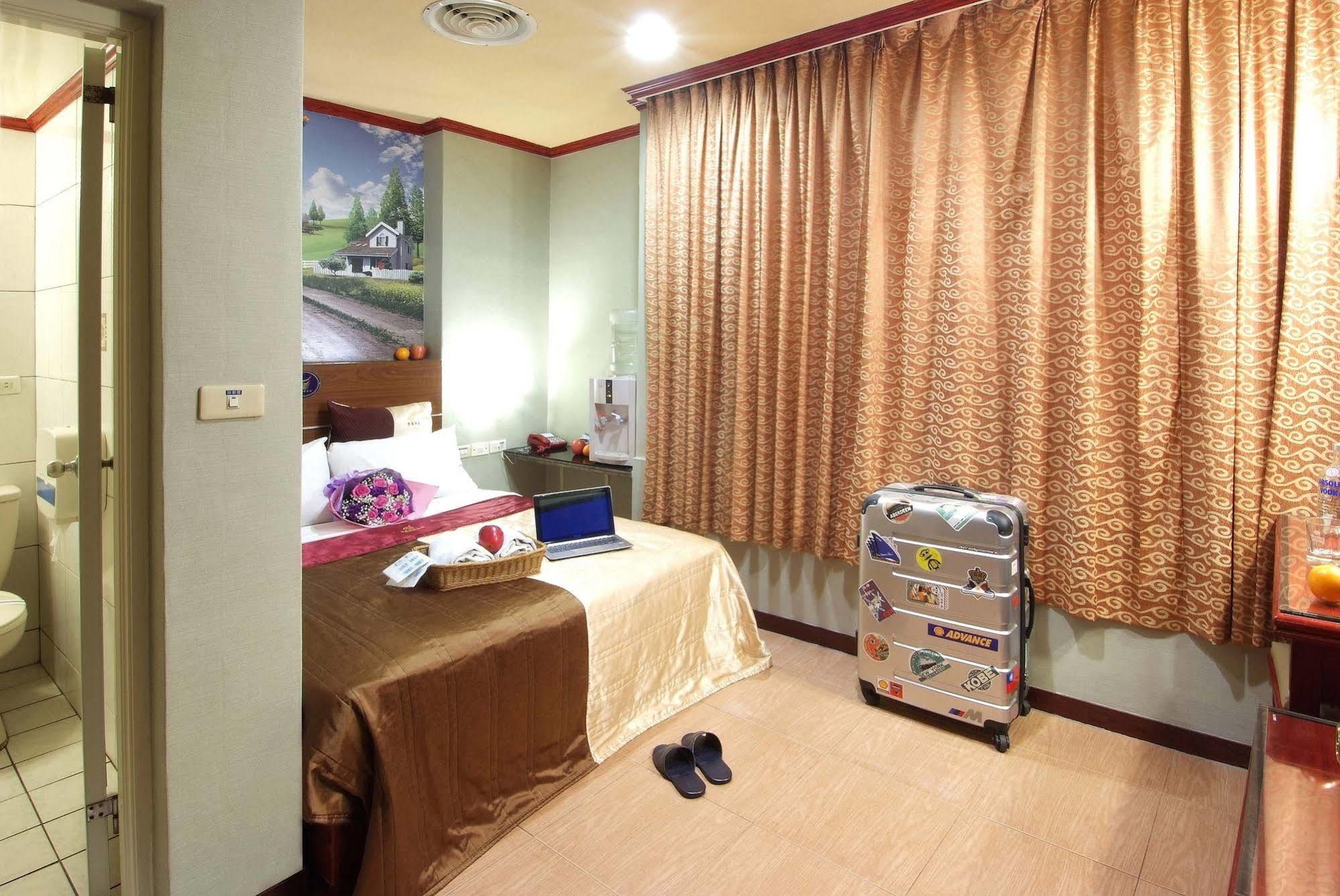 Golden Swallow Hotel Hsinchu Exterior foto