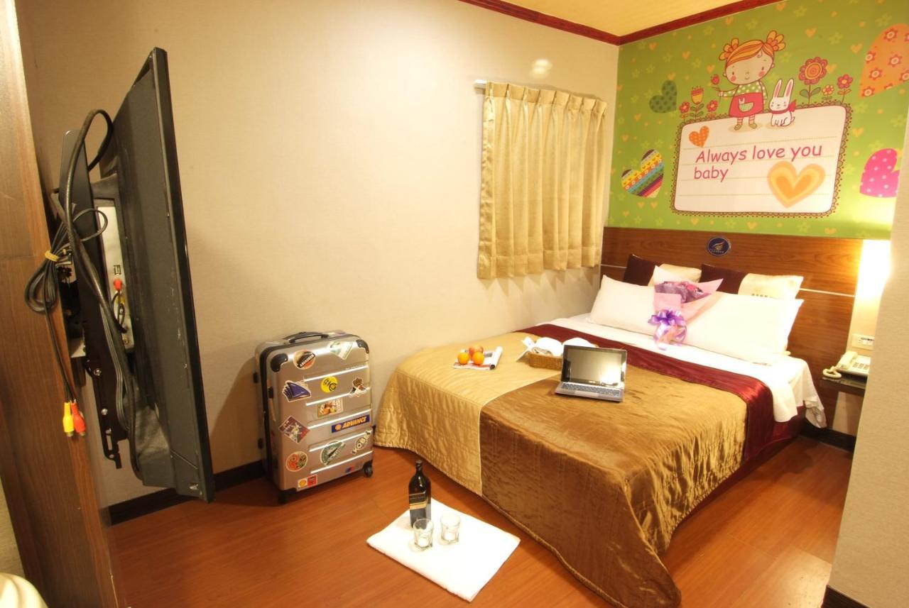 Golden Swallow Hotel Hsinchu Exterior foto